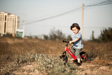 Childrens balance bike folding child