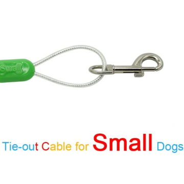 Kabel tie-out reflektif untuk anjing