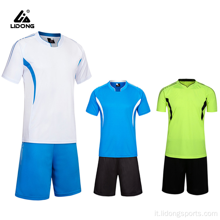 Set di uniformi di abbigliamento da calcio ad allenamento sportivo per gli uomini