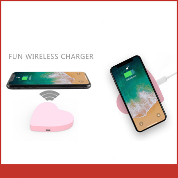 Chargeur Bluetooth sans fil en forme de coeur personnalisé