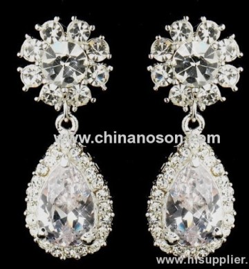 Silver Earring With Pear Shape Cz Stones 