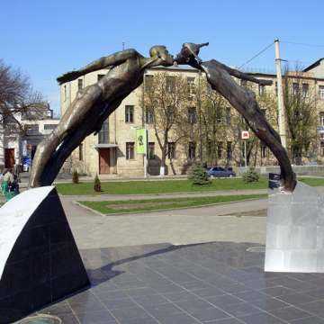 theme park statue garden decoration fountain bronze sculpture woman man