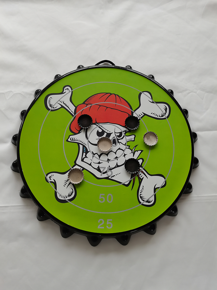 Large Magnetic Bottle Crown Cap Dartboard2