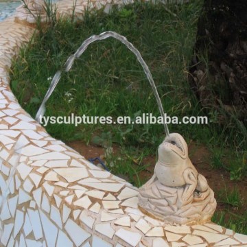 Hot sale small stone frog garden art marble frog water fountain