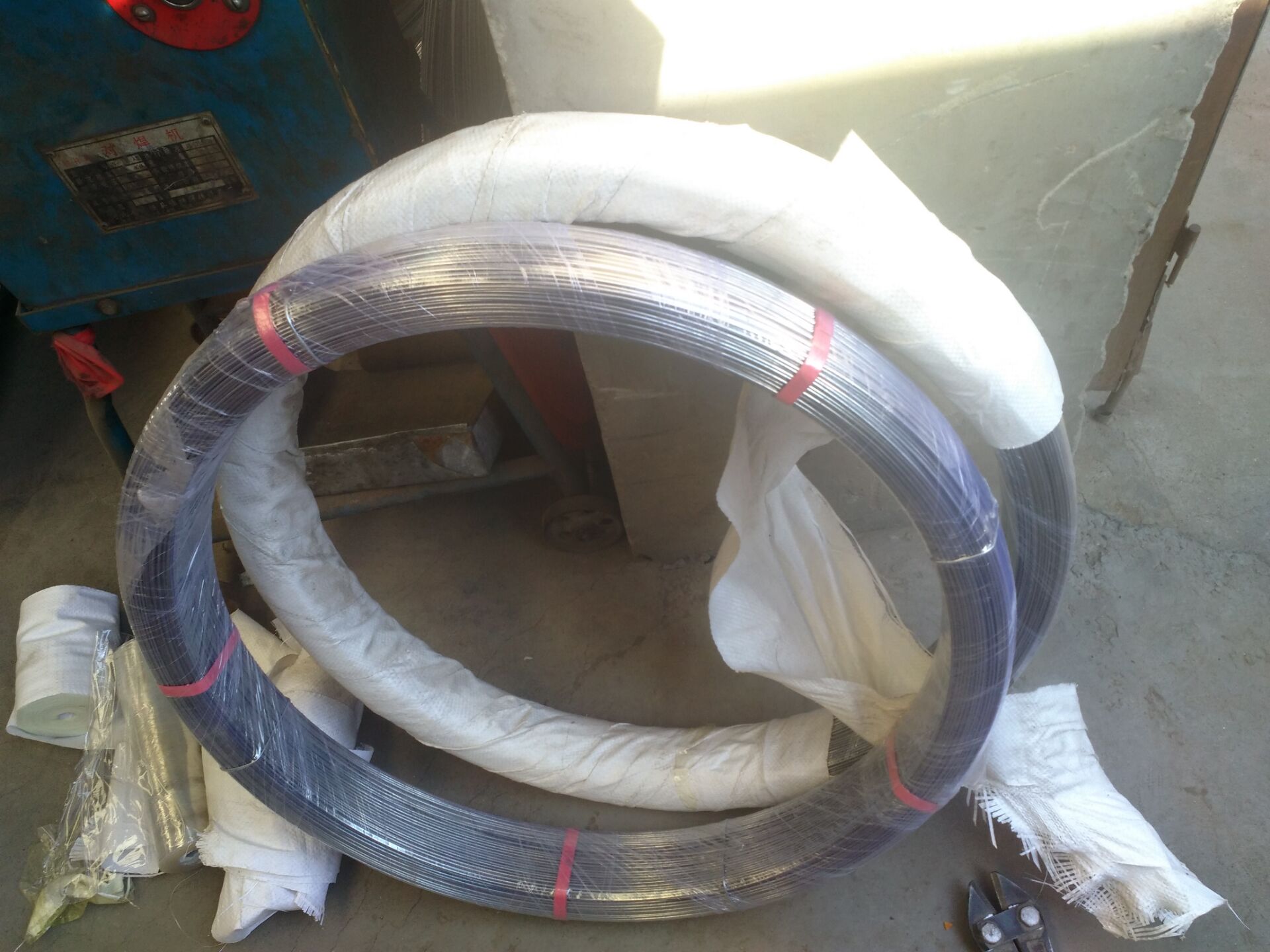 Oval steel wire