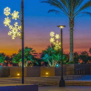 Sparkling 2D Lighted Pole-Mounted Snowflake Christmas Street Displays
