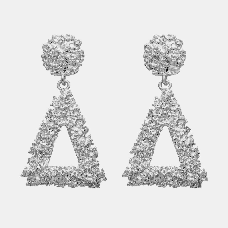 The Manufacturer Is Stocking a New Crop of Fashionable Earrings with Geometric Alloy Lacquered and Plated Earrings