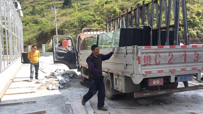 Qingcheng Agriculture establece un proyecto de demostración de invernaderos de vidrio en las montañas del norte de Guizhou Qingcheng Agriculture Establishes Glass Greenhouse Demonstration Project in the Mountains of Northern Guizhou