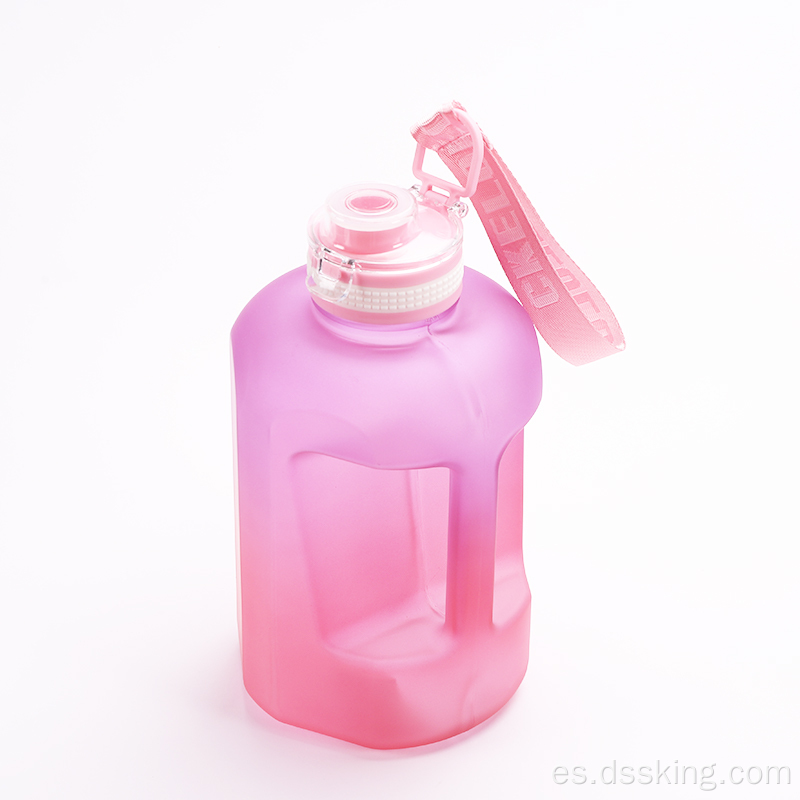Nuevo motivacional BPA Free Sport Plastic Bebida de 2 litros Botella de agua 2 litros con marcador de tiempo paja