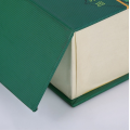 Cadeau à feuilles de feu magnétique insert en satin vert