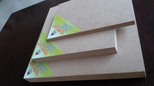 1220 * 2440 * 18mm cru MDF Board, placa de MDF liso para venda