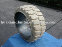non marking press on solid tyre