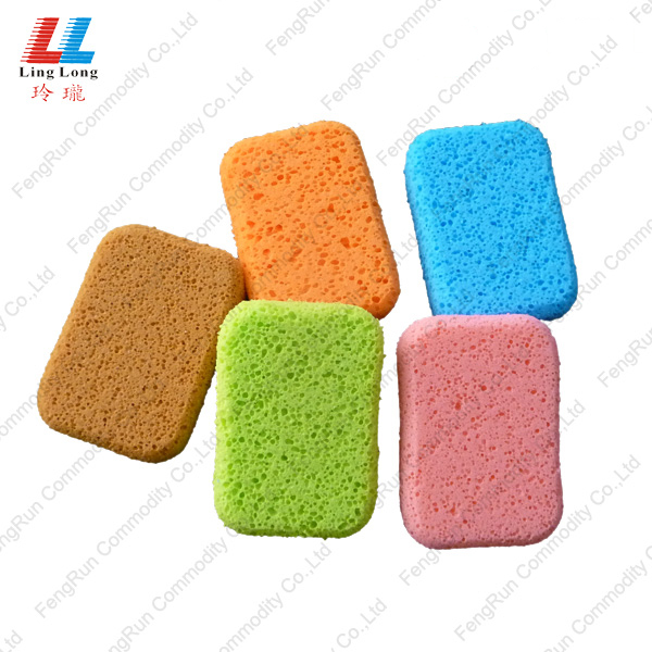 massaging sponge cleaning