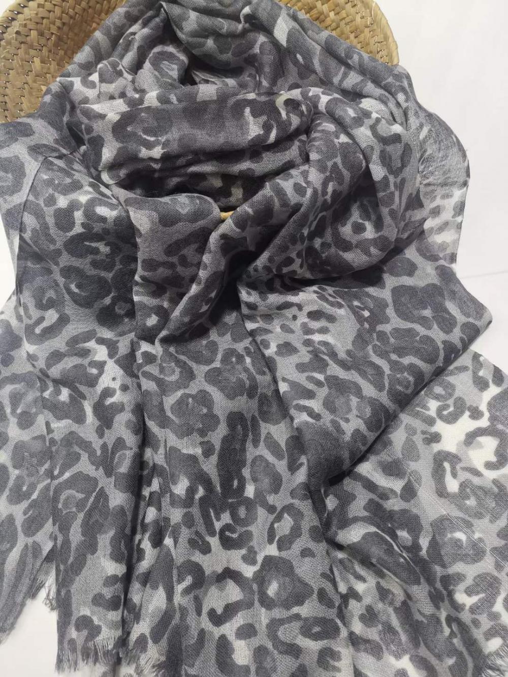 Printed Wool Scarf Zh 09