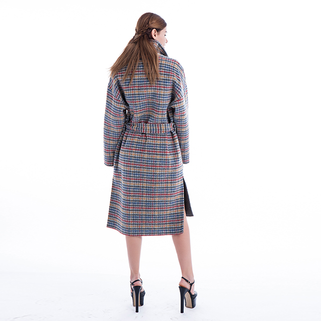 A handsome cashmere coat in plaid