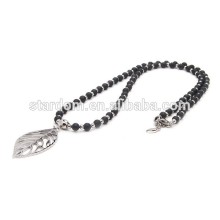 Matt Agate Beaded Necklace with Leaf Pendant