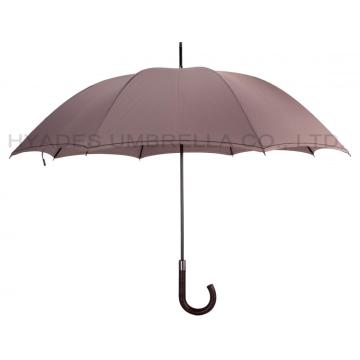 Parapluie droit homme classique ouvert à la main