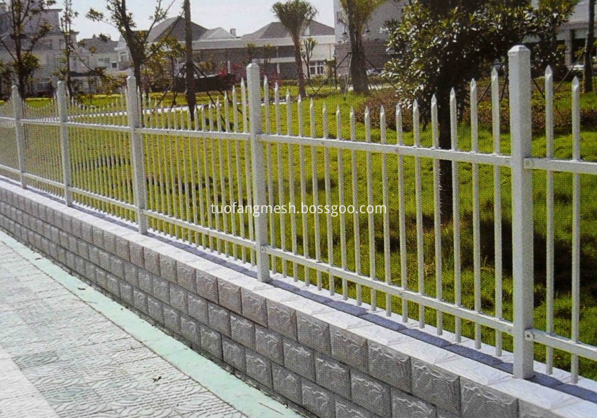 Garrison fence-1