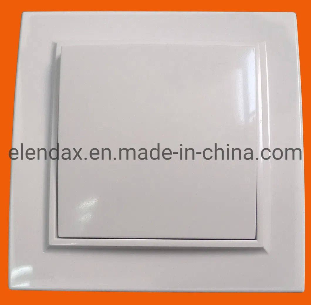 Кнопочный переключатель настенного освещения на панели ПК