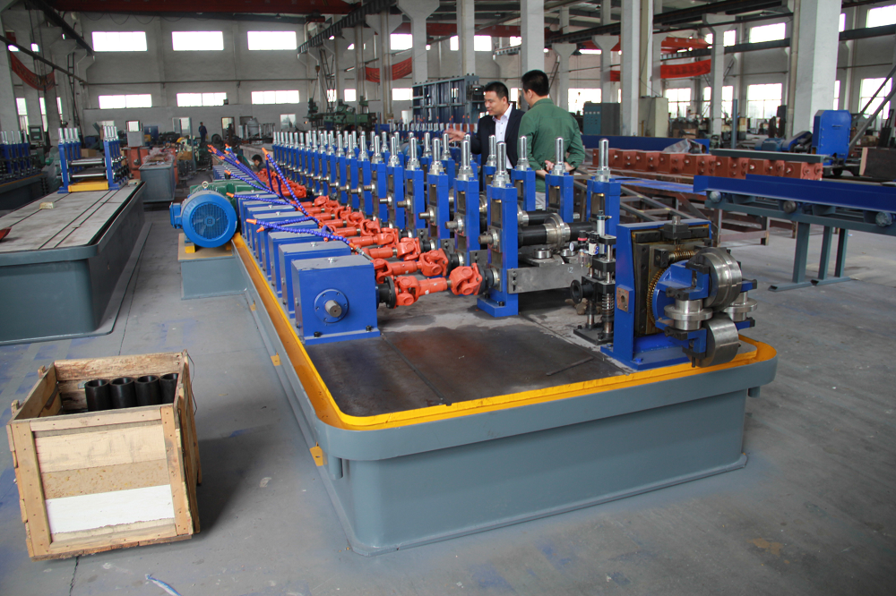 China stainless steel square pipe making machine with slot tube