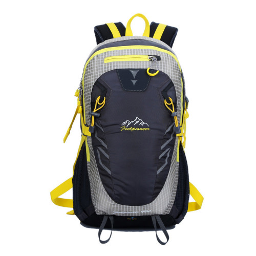 Multifunction and large space travel knapsack