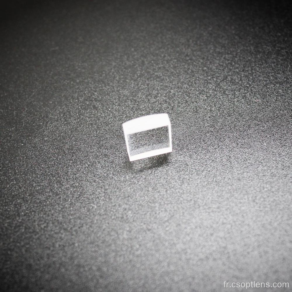 Lentille cylindrique carrée sans revêtement en silice fondue UV