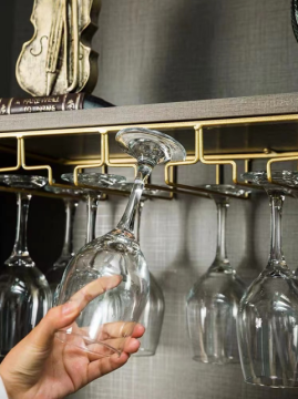 The glass rack hangs upside down wine RACK