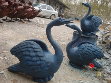green casting swan bronze statues
