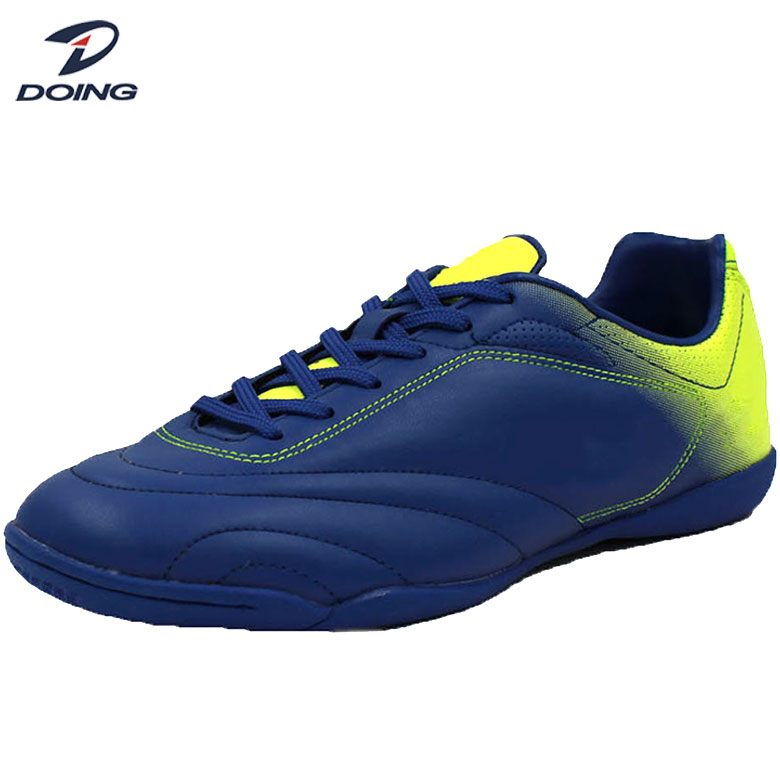 China manufacturer pu lightweight sport football shoes soccer boots