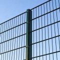 Green vinyl welded wire mesh airport fence