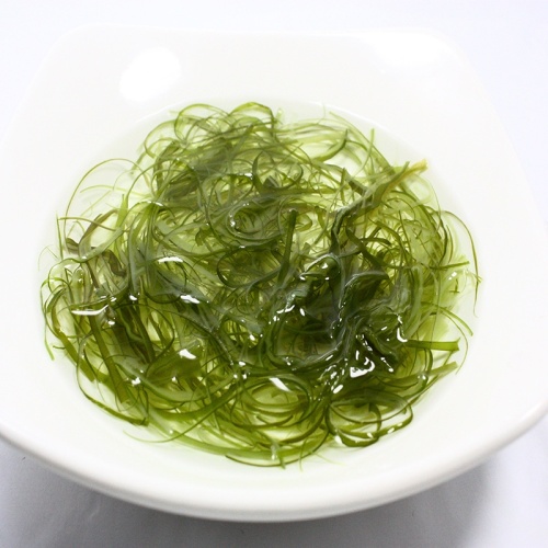 Getrocknetes Meeresgemüse Wakame Salat Essen