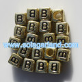 Cuentas cuadradas de letras con forma de cubo de alfabeto mixto e individual de oro de 6x6 mm