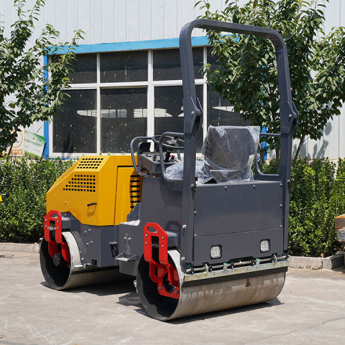 Easy to operate 0-6km/h vibrating diesel rollers