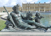 theme park outdoor sculpture famous Roman zeus statues