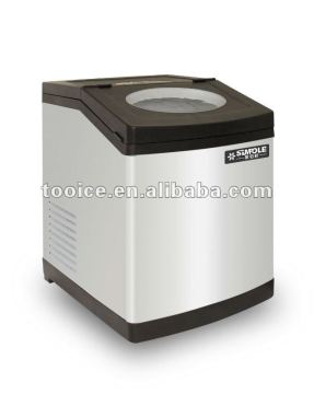 Portable tabletop ice cube machine