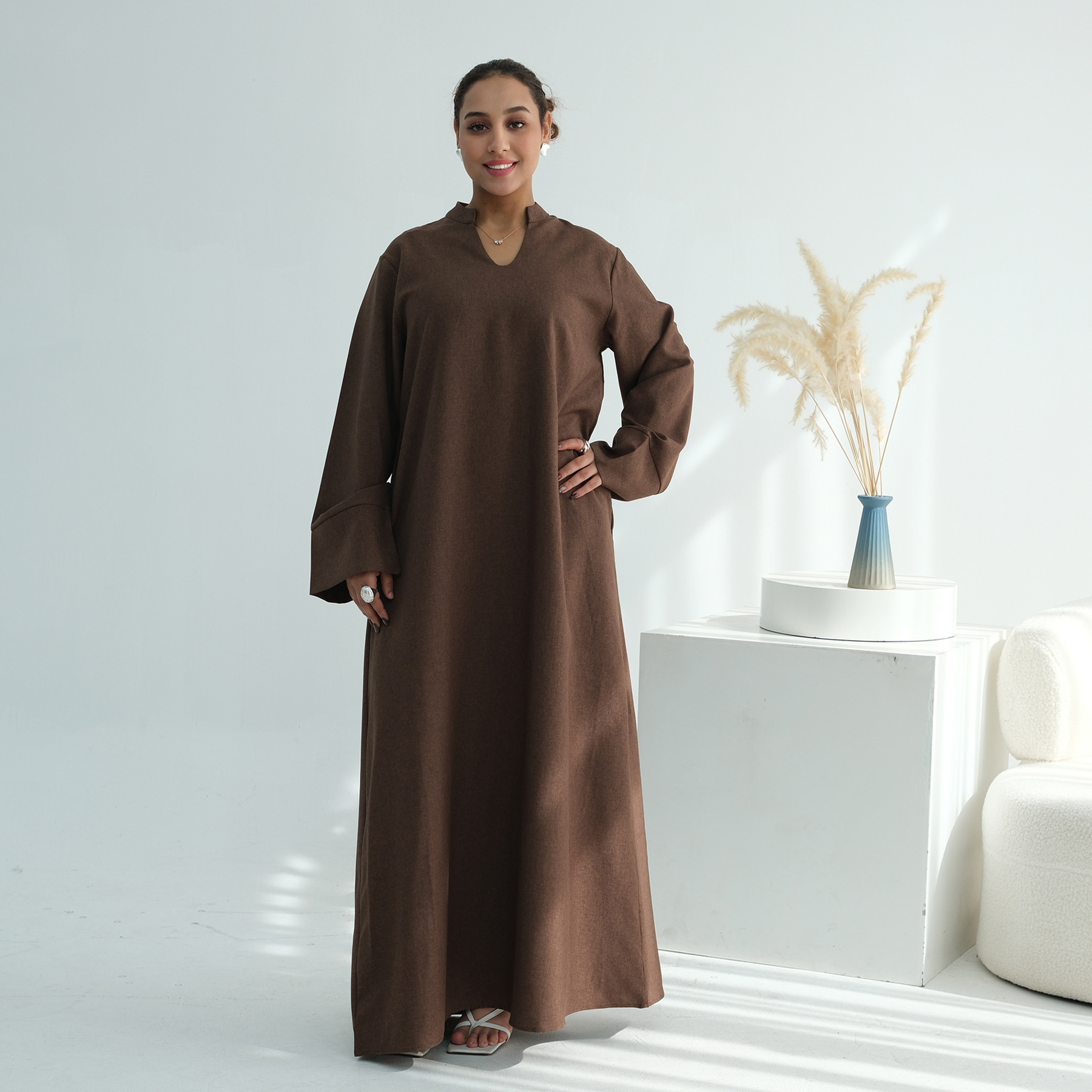 پارچه کتان طبیعی Abaya و جزئیات سیلوئت Natural Linen Abaya Fabric and Silhouette Detail