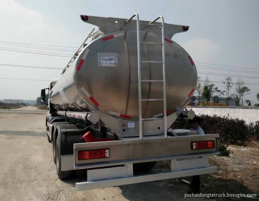 HOWO 20m3 aluminum fuel tanker truck