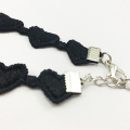 Black Charm Choker สร้อยคอลูกไม้สีส้มสำหรับสุภาพสตรี