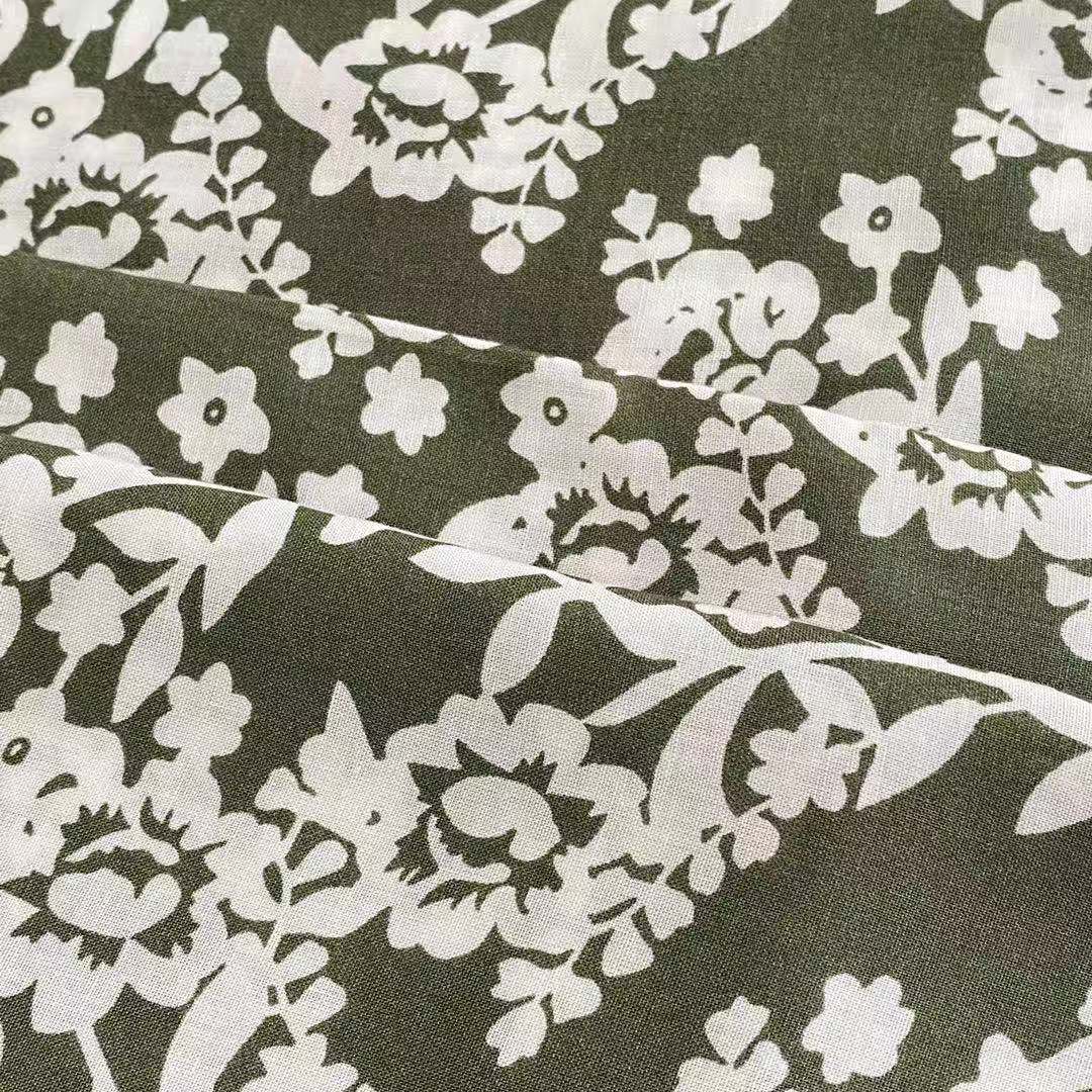 Beliebte beliebte 45er -Gewebkleidungsstücke 100% Rayon Blumenblume gedruckte Grenzgewebe