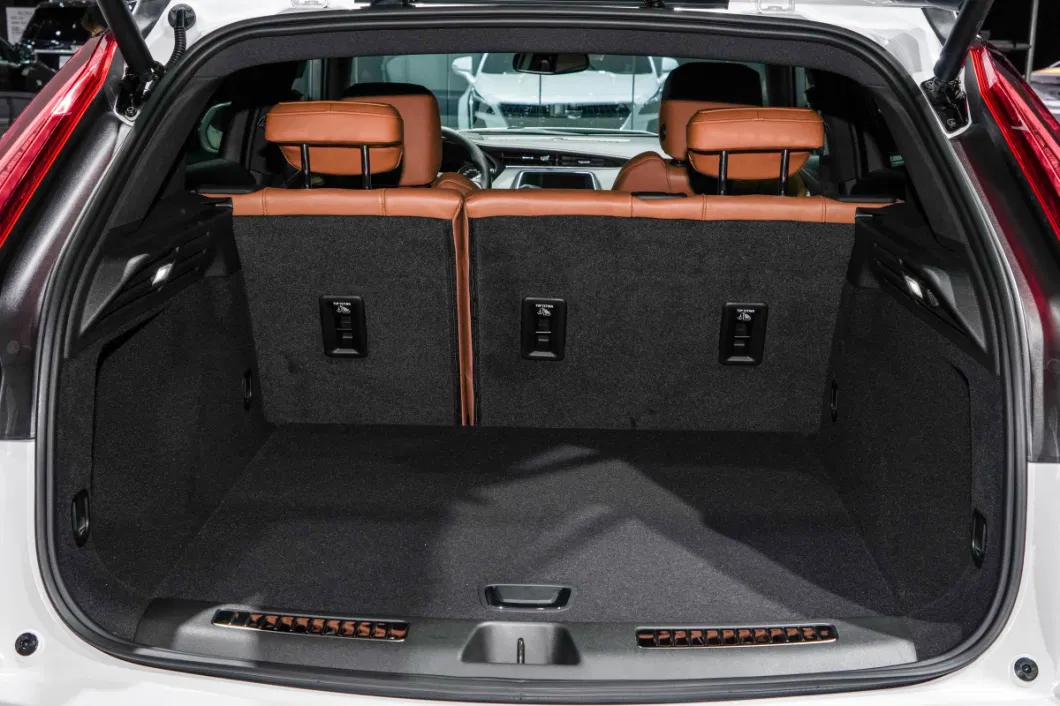 Cadillac Xt4 48V Hybrid System New Energy Vehicle Petrol Car Delux Brand 2.0t 4WD Compact SUV 5 Seats High Performance Car