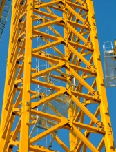 travelling or rail-mounted tower crane