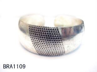 Fashion bangle vintage open bangle