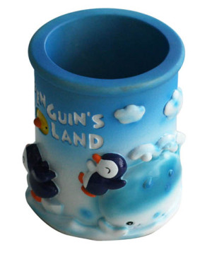 Polyresin pen holder