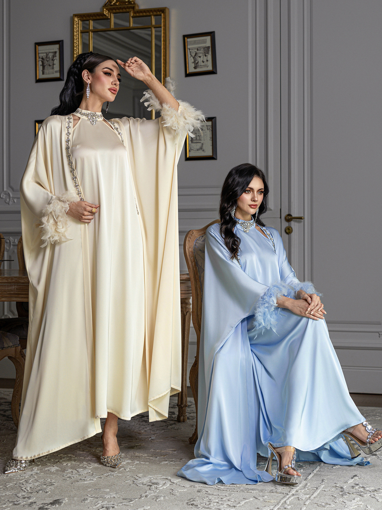 عبای دو تکه ساتن با جزئیات سرآستین پر شترمرغ Satin Two Piece Abaya with Ostrich Feather Cuffs Detail