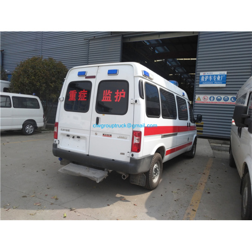 ambulância van veículo caminhão com equipamento