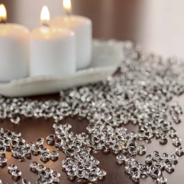 Various Materials for Sparkling Table Scatters