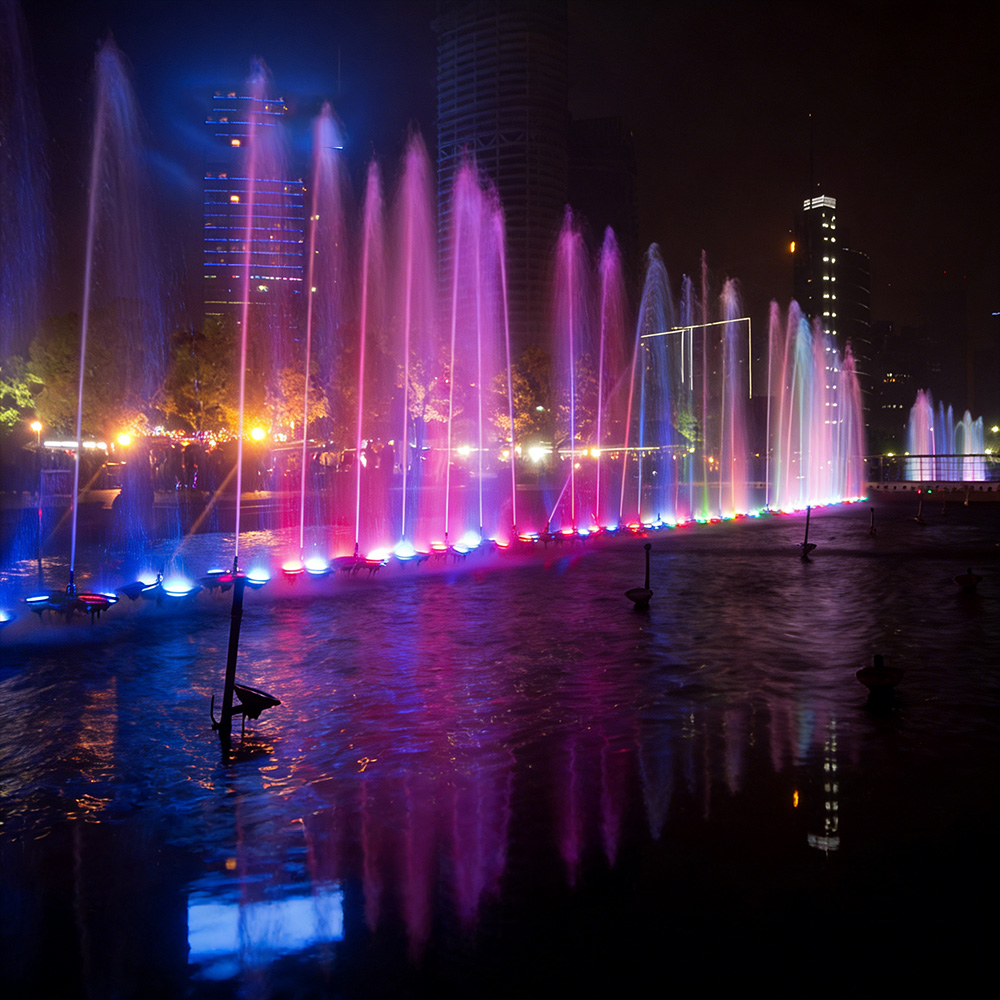 фаввораи бузурги об grand water fountain