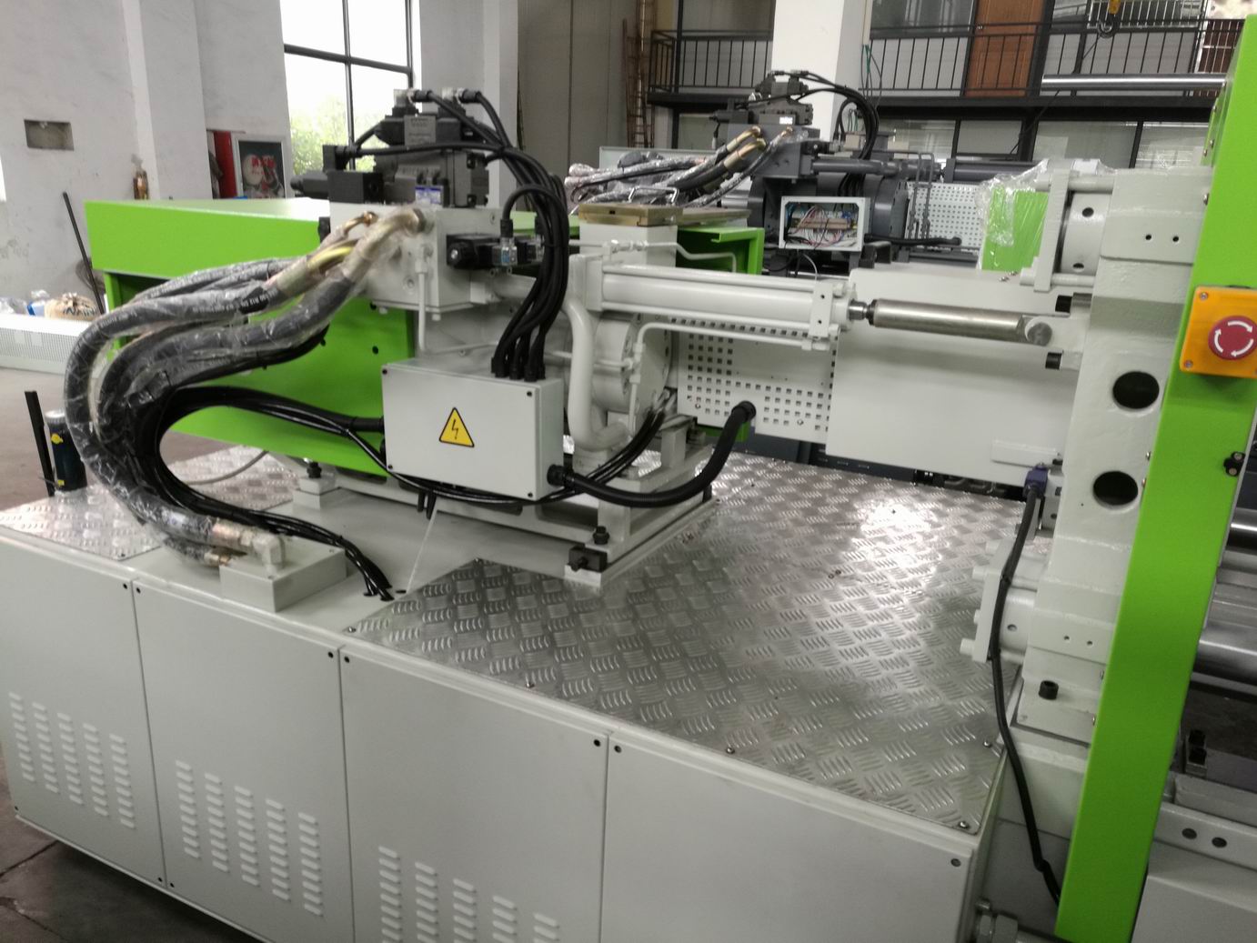 T-slot Plastic Injection Machine