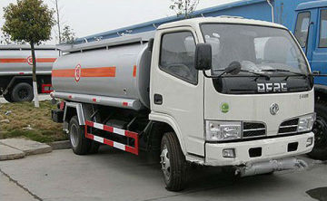 Dongfeng 4x2 Truck Fuel Tank Size /Capacity Gasoline Tank Truck