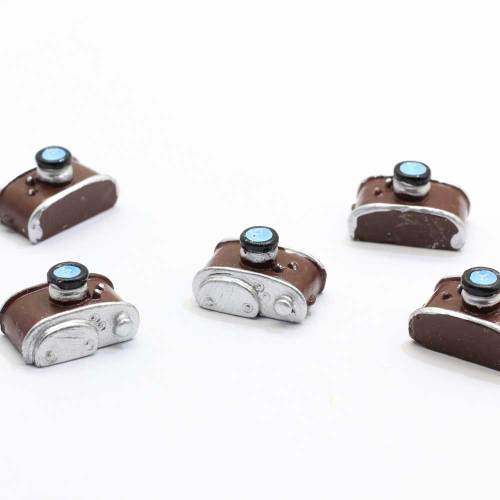 Χονδρικό 100Pcs Cute Mini Camera Resin Simulation Toy Doll House Ornaments Retro DIY MIni Camera Fairy Garden Crafts